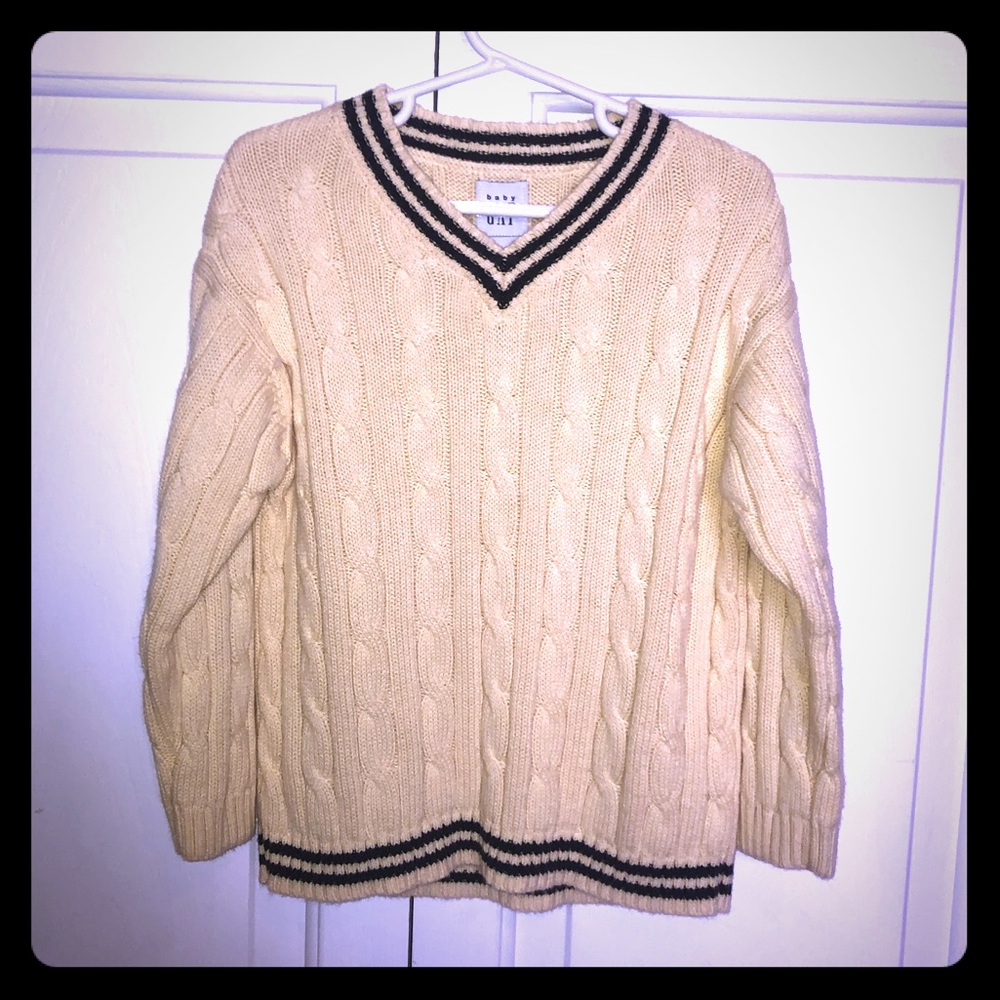 Super cute GAP brand long-sleeved sweater